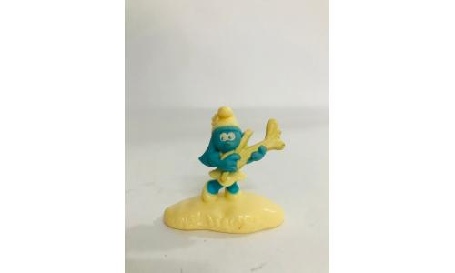 Smurfs Smurfette Com Osso